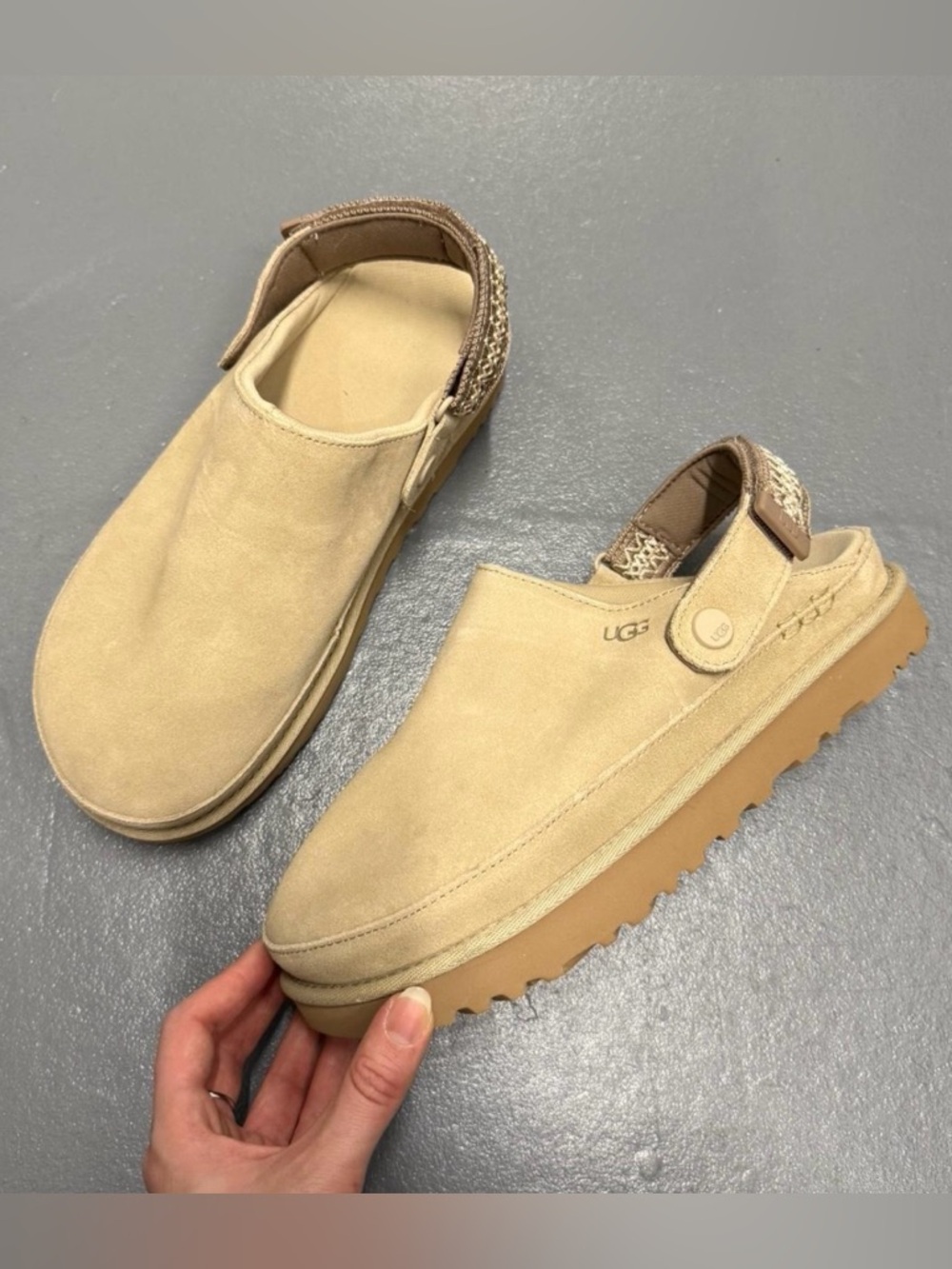 Ugg Goldenstar Uggbraid Clogs Mustard Seed Size 9 Brand New!